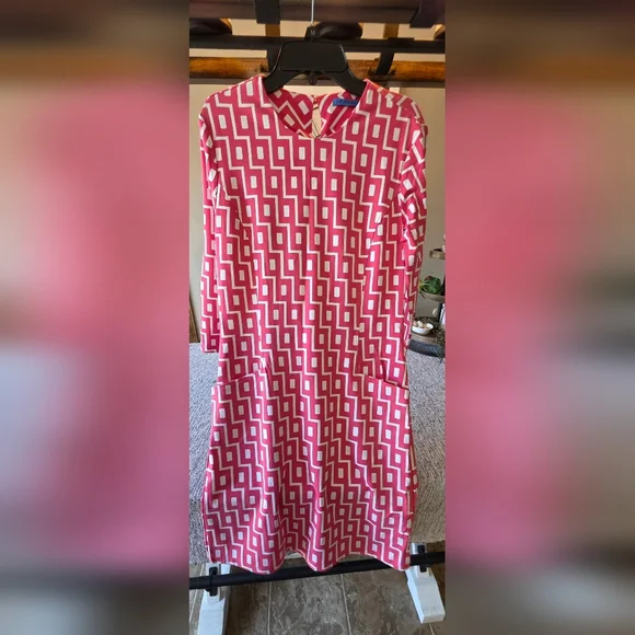 J. McLaughlin Pink and White Geometric Shift - Picture 1 of 8